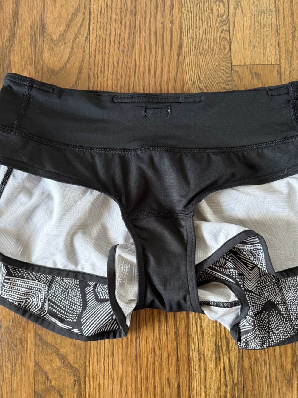 Lululemon Women’s Speed Short In Dottie Tribe White Black /Black Size 6 - Picture 14 of 14